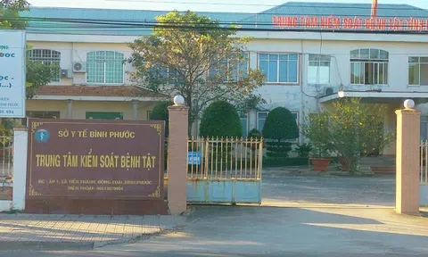 Sau vụ xin trả quà cho Công ty Việt Á, Giám đốc CDC Bình Phước bị cách chức