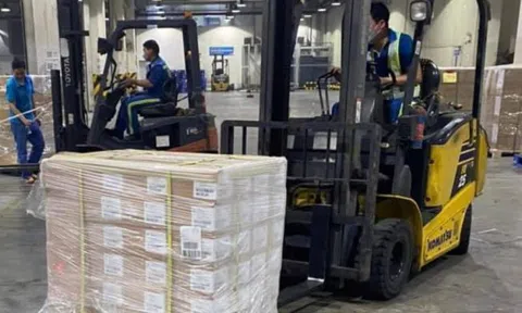 Lô vaccine ngừa COVID-19 cho trẻ em do Australia hỗ trợ đã về đến Việt Nam