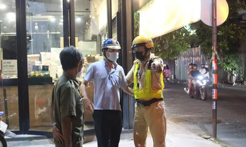 Bị kiểm tra nồng độ cồn, người đàn ông viện lý do mới khỏi COVID "không có hơi để thổi"