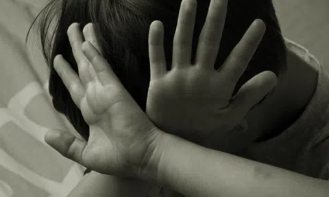 Vụ "yêu râu xanh" 72 tuổi bị tố giở trò đồi bại với bé gái 10 tuổi: Phẫn nộ lời khai