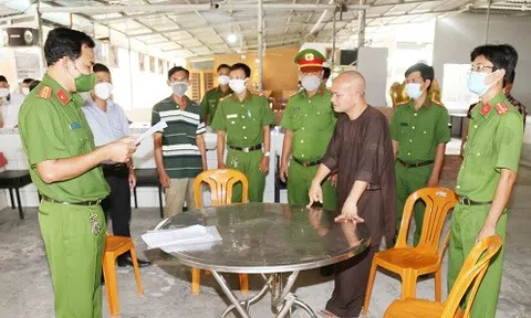 Vụ mặc áo thầy chùa, nhận trẻ về nuôi rồi đánh đập: Tiết lộ thông tin ít biết về "thầy" Phúc