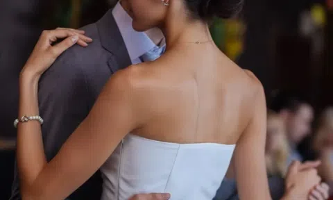 Cô dâu hủy hôn ngay khi thấy mặt chú rể vì lý do đầy ngỡ ngàng