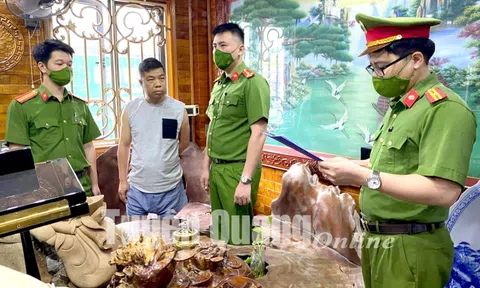 "Đại gia" Tùng "vâu" - người có thú vui đeo hàng kg vàng vừa bị khởi tố là ai?