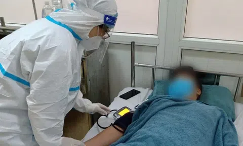 Nam thanh niên hôn mê sau khi uống thuốc điều trị COVID-19 mua trên mạng