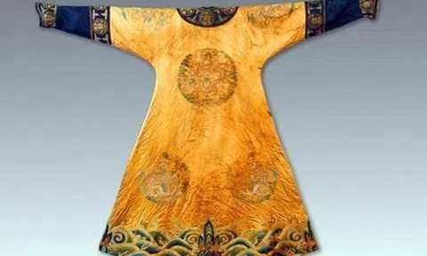 Nữ nhân duy nhất được mặc long bào khi chôn cất trong lịch sử Trung Quốc