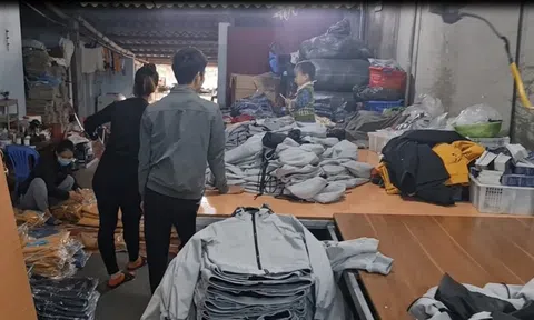 Khởi tố người phụ nữ làm nhái hơn 1.700 áo hàng hiệu