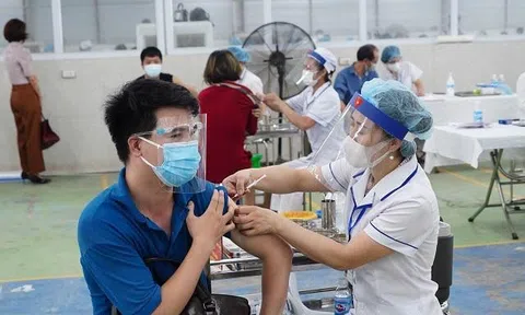 Bộ Y tế đề nghị khẩn trương triển khai tiêm vắc-xin phòng Covid-19 mũi 3