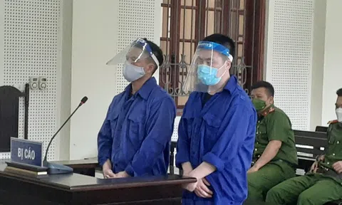 Tiếng khóc xé lòng của những đứa trẻ khi cha đối mặt bản án tử