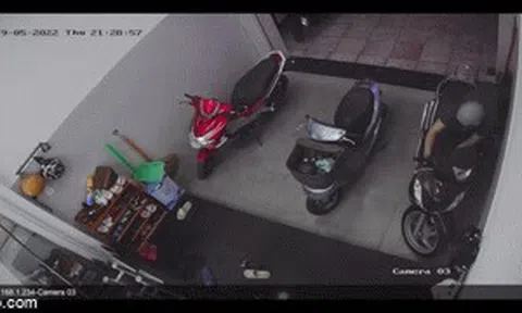 Vụ "nhảy" xe SH trăm triệu chỉ trong 10 giây ở TP.HCM: Camera ghi được gì?