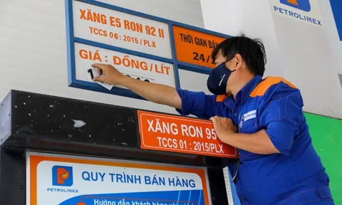 Giá xăng tăng vượt mốc 30.000 đồng/lít