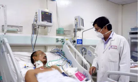 Cứu sống người đàn ông ngưng tim 2 lần vì điện giật