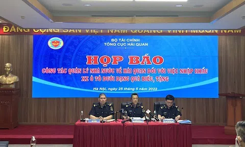 Nhập khẩu ô tô biếu, tặng: Nếu sai sẽ xử lý