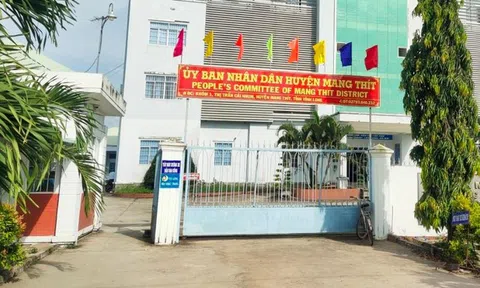 Kê khai lý lịch không trung thực, Chủ tịch huyện ở Vĩnh Long bị kỷ luật