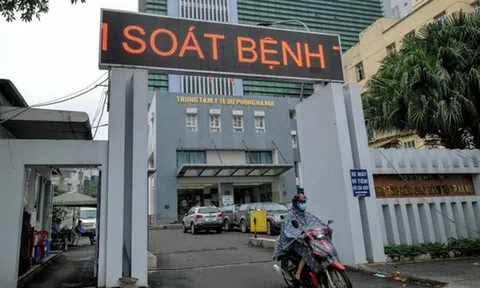 Việt Á chuyển bao nhiêu tiền "hoa hồng" cho CDC Hà Nội?