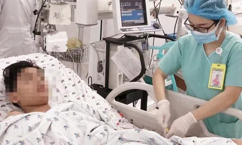 Nam sinh nguy kịch hơn nửa tháng khi đồng nhiễm sốt xuất huyết, biến chứng hậu COVID