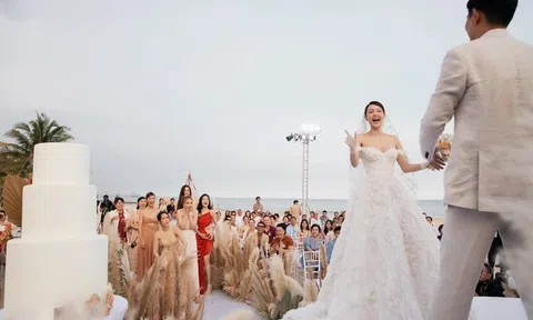 Cận cảnh bộ váy cưới của Minh Hằng được sao Hollywood ưa chuộng