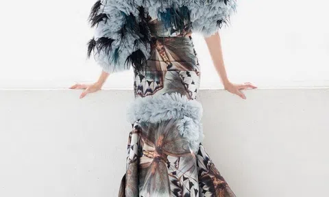 Ngắm Miss Universe 2018 và Miss Universe 2021 trong thiết kế của NTK Tuyết Lê