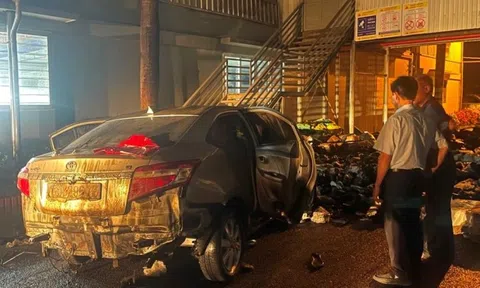 Mâu thuẫn với vợ, Phó Giám đốc lao ô tô vào công ty của vợ khiến nhiều người thương vong