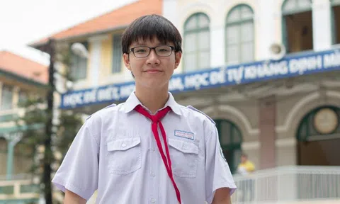 Thủ khoa kép vào lớp 10 TP.HCM: Thành thạo 4 thứ tiếng, chuẩn "con nhà người ta"