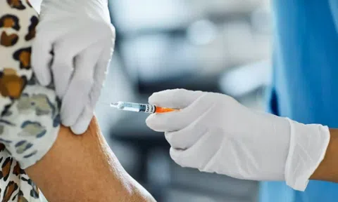 Biến chủng BA.4 và BA.5 có khả năng "xuyên thủng" miễn dịch rất cao