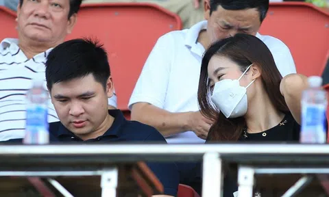 Hoa hậu Đỗ Mỹ Linh nhận lời cầu hôn, tiết lộ thân thế của bạn trai thiếu gia