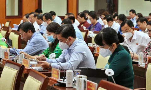 HĐND Tp.HCM chất vấn Giám đốc Sở Xây dựng về nhà ở xã hội