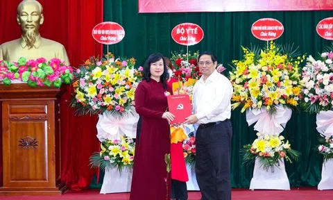 Quyền Bộ trưởng Bộ Y tế: “Giá như trước đây tôi học ngành y”