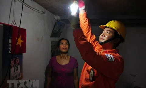 Bộ Tài chính nói gì về kiến nghị về miễn thuế GTGT với điện sinh hoạt?