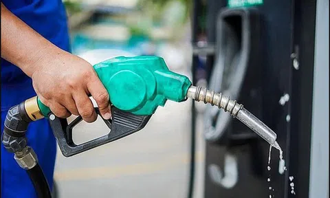Giá xăng dầu có thể tiếp giảm mạnh 3.500 đồng/lít trong kỳ điều chỉnh tới