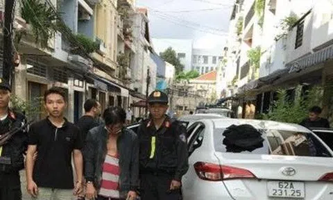 Đồng Nai: Điều tra ổ nhóm sử dụng ô tô biển số giả vận chuyển thuốc lá lậu