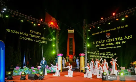 Hà Nội: Đoàn Thanh niên thắp nến tri ân các Anh hùng liệt sĩ