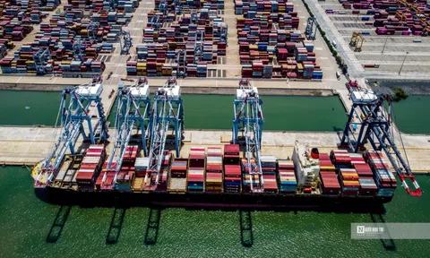 Phấn đấu có 3-4 trung tâm kinh tế biển mạnh hàng đầu ở Đông Nam Á