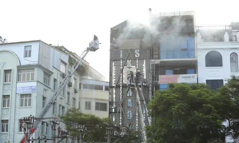 Cháy lớn tại một quán karaoke tại Hà Nội, 3 chiến sỹ công an hy sinh