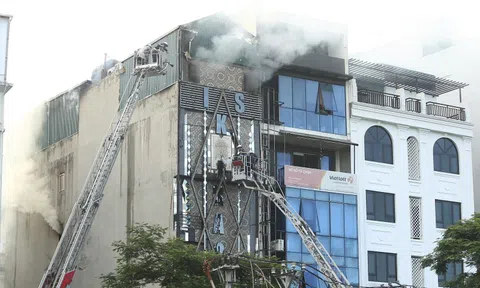 Chủ tịch Hà Nội chỉ đạo làm rõ nguyên nhân vụ cháy quán karaoke khiến 3 chiến sĩ hy sinh