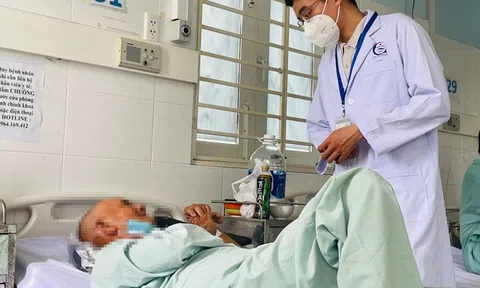 TP.HCM: Cụ ông 71 tuổi mắc kẹt trái bí đao trong hậu môn