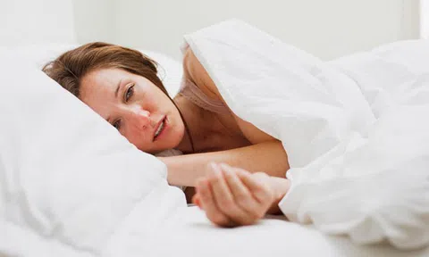 Bị sốt cao, ăn là nôn, đau đầu suốt 3 ngày vì loại virus đang bùng phát