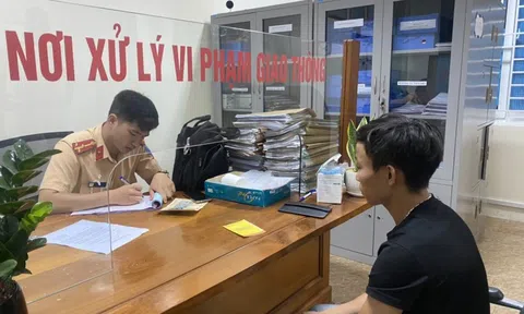 Lắp biển ngũ chín giả đi "cho oai", chủ xe bị phạt 16 triệu đồng