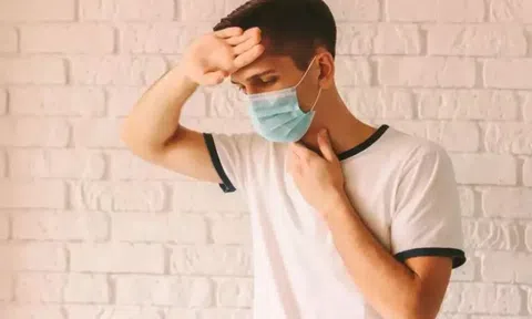 Làm cách nào để phân biệt Omicron và dị ứng?
