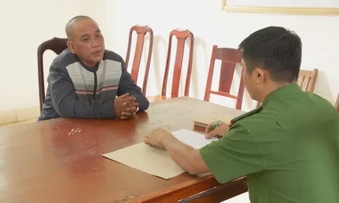 Bắt đối tượng trốn truy nã đóng giả nhà sư đi bán hương