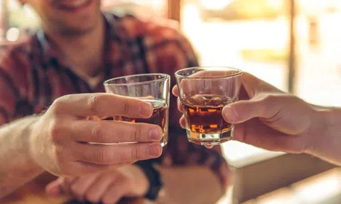 9 điều tuyệt vời xảy ra khi ngừng uống rượu