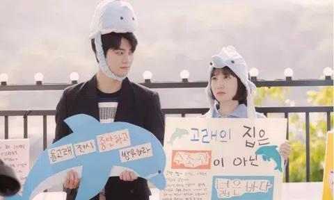 Cảnh hẹn hò "tình bể bình" gây chú ý trong "Nữ luật sư kỳ lạ Woo Young Woo"