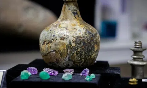 Choáng với kho báu tìm thấy từ "tàu ma" chôn vùi 600 người gần 400 năm