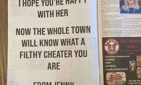 Cô gái "chơi lớn" mua nguyên một trang báo để tố bạn trai ngoại tình