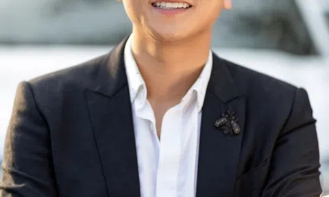 Hồ Hoài Anh xin lùi lịch đến trình diện Học viện Âm nhạc Quốc gia Việt Nam