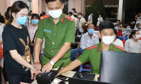Bình Dương: Bưu điện nói gì về việc người dân vẫn chưa nhận được CCCD