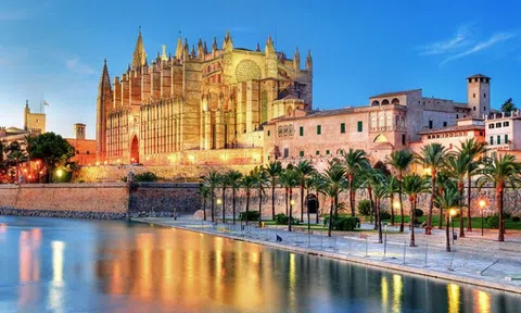 Top 6 điểm hẹn hò lãng mạn nhất thế giới