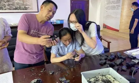 Cô gái "cầu cứu" ngân hàng vì hơn 1 tỷ tiền mặt bị cháy thành than