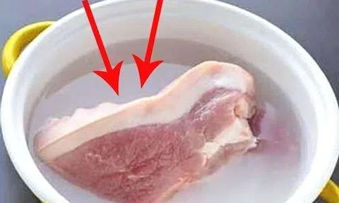 Rã đông thịt chỉ cần vài giọt này, đảm bảo thịt mềm tươi trong 5 phút