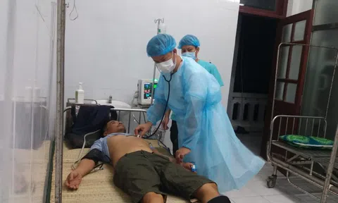 Khánh Hòa: Bệnh xá đảo Song Tử Tây cấp cứu ngư dân gặp nạn trên biển