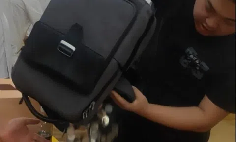 Choáng váng trước món quà cưới nặng 42kg từ hội bạn thân của chú rể